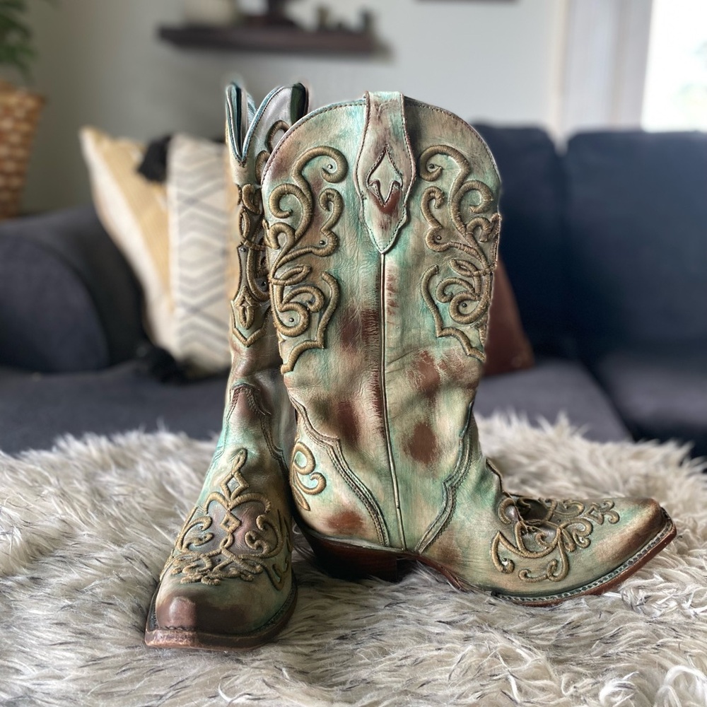Corral cowboy boots
